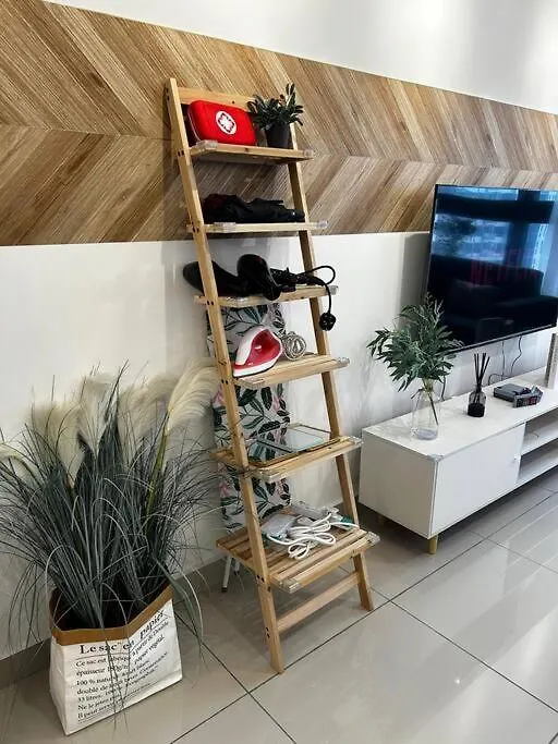 Apartment Trxklccpavvelo, Mrtlrt, 13Pax, 4R2B, Klccpavtrxvelocity X Mrtlrt X 13Pax X 4R2B X Free 4Cpark Kuala Lumpur