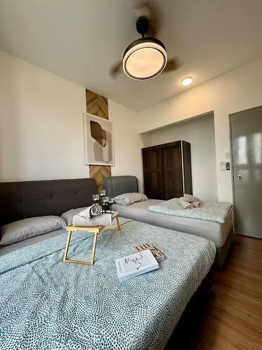 Apartment Trxklccpavvelo, Mrtlrt, 13Pax, 4R2B, Klccpavtrxvelocity X Mrtlrt X 13Pax X 4R2B X Free 4Cpark Kuala Lumpur