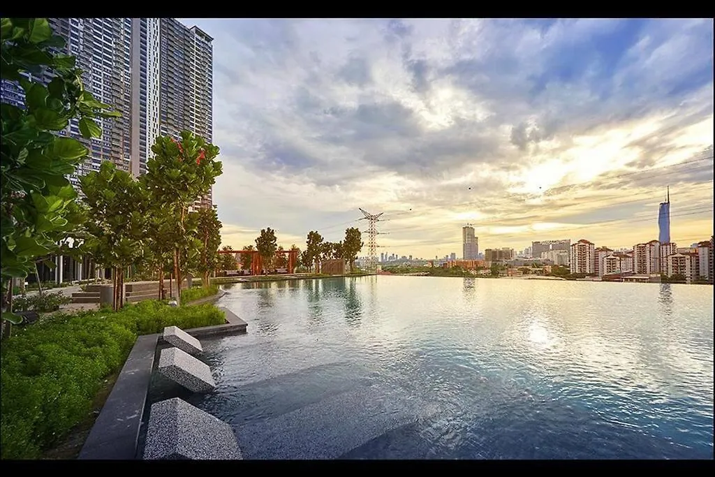 Trxklccpavvelo, Mrtlrt, 13Pax, 4R2B, Klccpavtrxvelocity X Mrtlrt X 13Pax X 4R2B X Free 4Cpark Kuala Lumpur 0*,  Malaysia